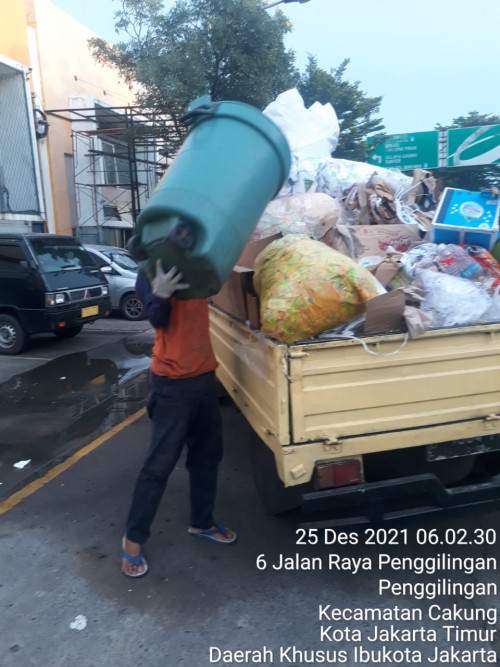 Jasa pembuatan taman dan landscape Pengangkutan sampah di kawasan 