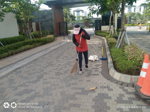 Jasa pembuatan taman dan landscape Penyapuan jalan kawasan 